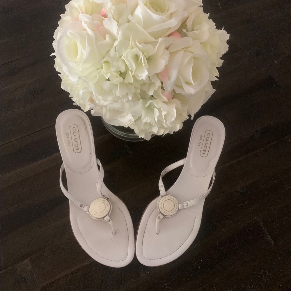 Vintage Coach kitten heel leather white sandals 10